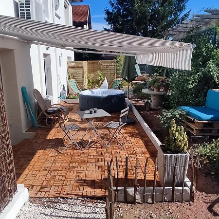 Superbe Appartement Avec Jacuzzi Avec Jardin Prive Lyon Exterior foto