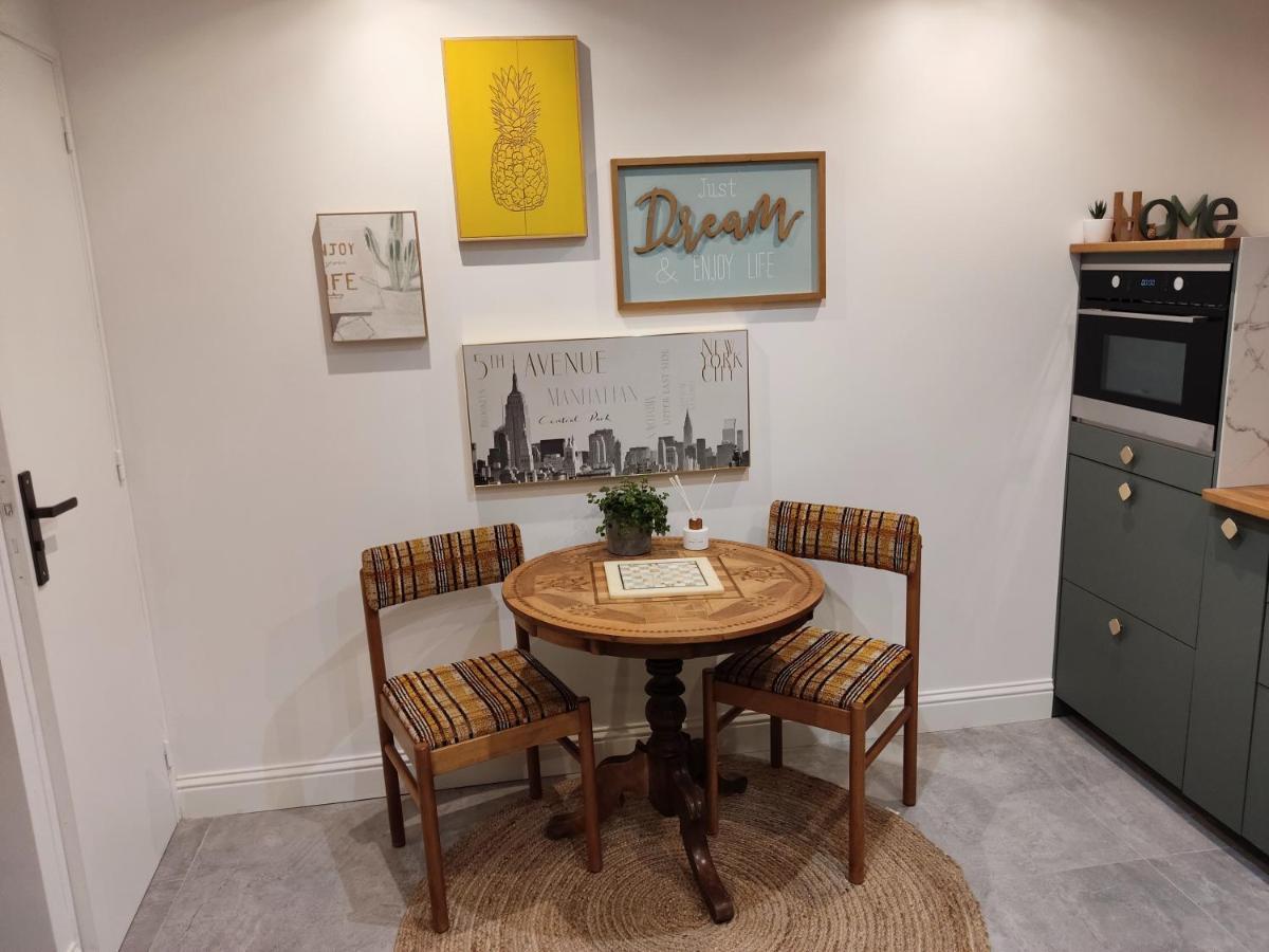 Superbe Appartement Avec Jacuzzi Avec Jardin Prive Lyon Exterior foto